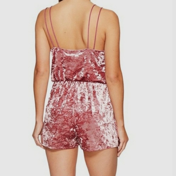 Romeo+Juliet Couture Rose Velvet Cami Top Short Short Jumper Cinched Waist SZ M - Picture 3 of 6